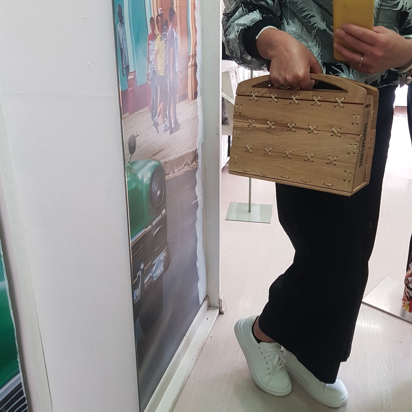 Chemin des dieux TASCHE Modell „ESSENTIAL“ aus HOLZ