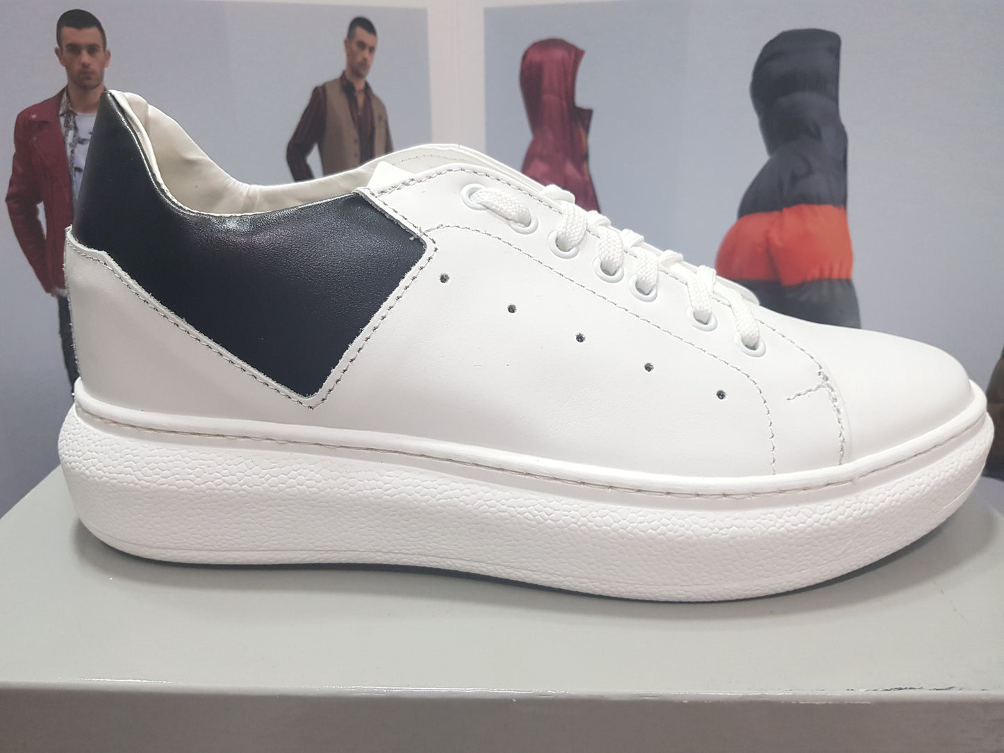 LEDER-SNEAKER-SCHUH FÜR HERREN